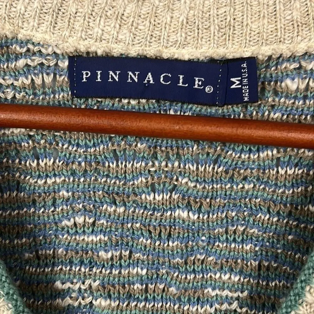 Vintage Pinnacle v neck sweater size medium
